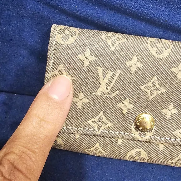 Authentic LOUIS VUITTON Monogram Idylle Multicles 6 Key Case M62992 Navy & Gray - Picture 3 of 13